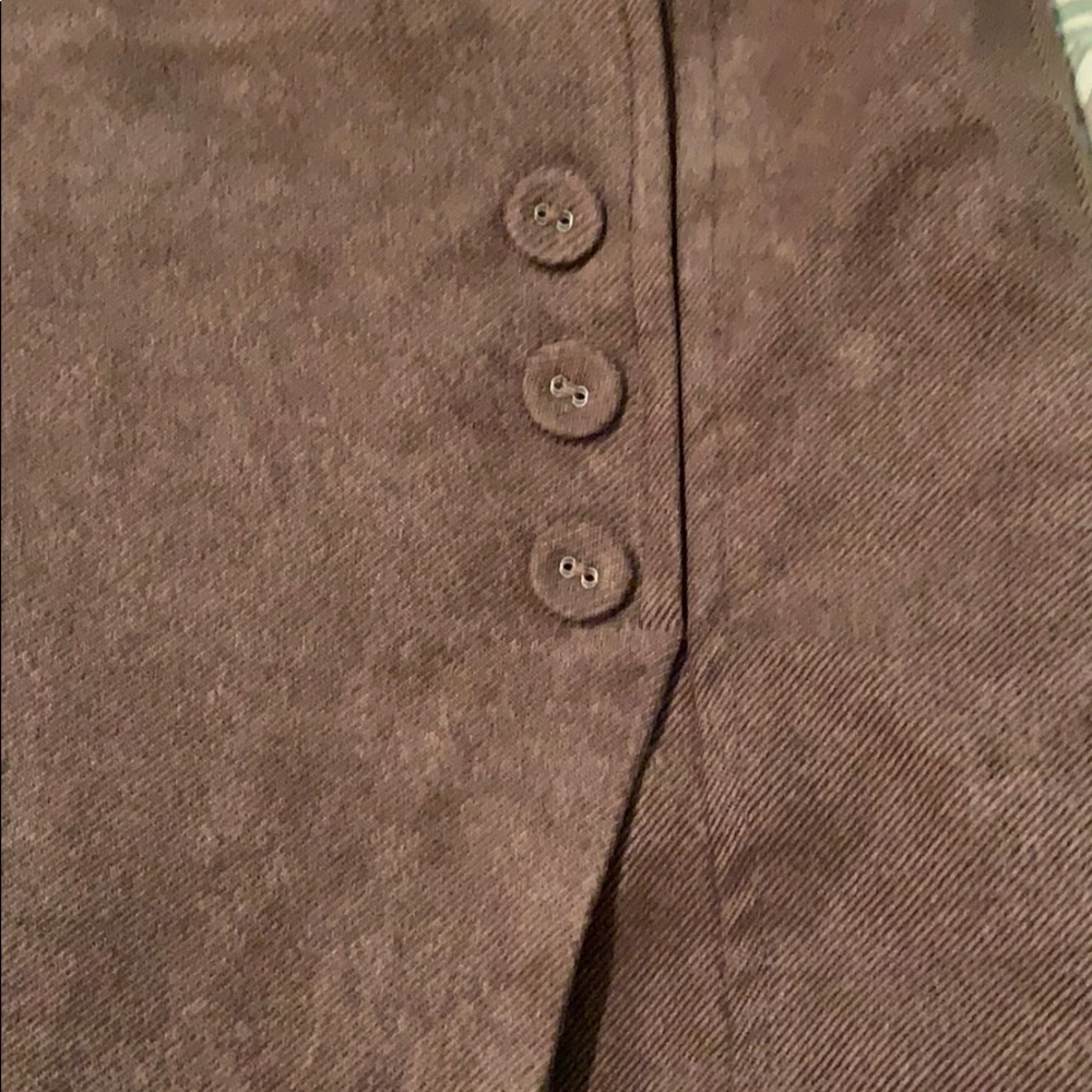 it’s brown skort - Picture 3 of 4